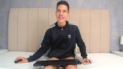Thiago   online show from July 17, 1:29 pm