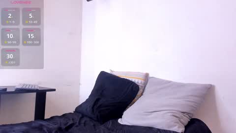 Thiago Instagram   online show from December 18, 4:06 pm