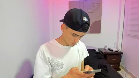 Snapshot of thiagowells_ chatting on March 12, 3:02 am Thiago Wells online show from March 12, 3:02 am