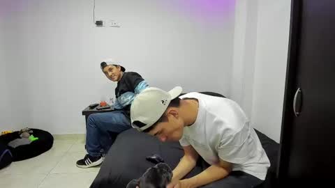 Snapshot of thiagowells_ chatting on February 13, 1:40 am Thiago Wells online show from February 13, 1:40 am