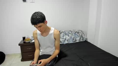 Snapshot of thiagowells_ chatting on February 11, 1:52 am Thiago Wells online show from February 11, 1:52 am