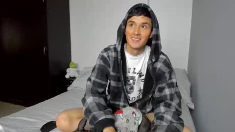 Snapshot of thiagowells_ chatting on October 14, 7:32 pm Thiago Wells online show from October 14, 7:32 pm