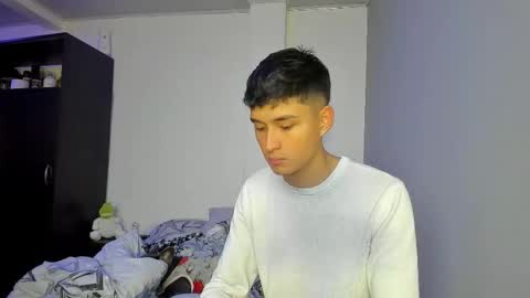 Snapshot of thiagowells_ chatting on October 22, 4:21 pm Thiago Wells online show from October 22, 4:21 pm