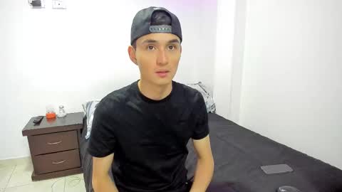 Snapshot of thiagowells_ chatting on February 10, 2:52 am Thiago Wells online show from February 10, 2:52 am