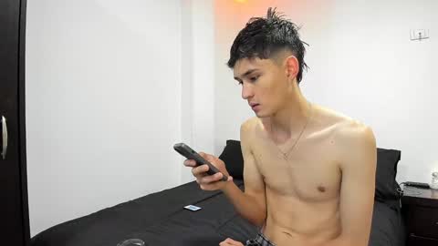 Snapshot of thiagowells_ chatting on January 14, 4:50 pm Thiago Wells online show from January 14, 4:50 pm