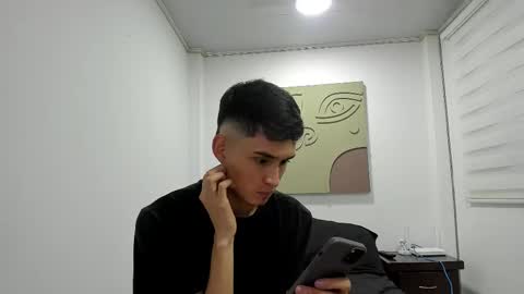 Snapshot of thiagowells_ chatting on March 2, 2:51 am Thiago Wells online show from March 2, 2:51 am