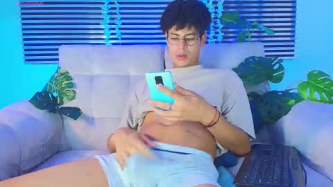 Thiago Saenzz online show from July 7, 9:29 pm