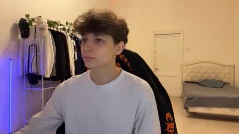 Thomas Hill online show from November 17, 3:37 pm