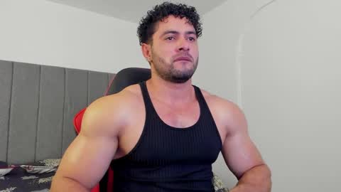 Snapshot of thomas_brandon chatting on September 25, 5:39 am Thomas Brandon online show from September 25, 5:39 am
