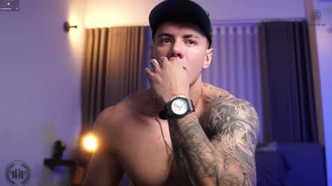 Thomas Falcon online show from October 8, 2:05 am