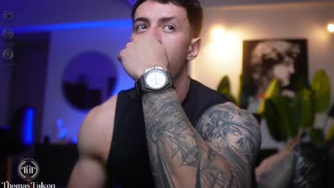 Thomas Falcon online show from January 31, 2:15 am