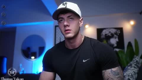 Thomas Falcon online show from February 13, 3:29 am