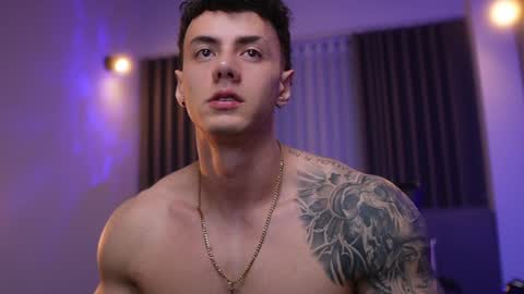 Thomas Falcon online show from December 11, 2:21 am