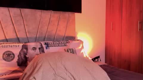Snapshot of thomas_fit1 chatting on October 19, 1:10 am Thomas 3 JUST STAY AND BE MY LAST LOVE online show from October 19, 1:10 am