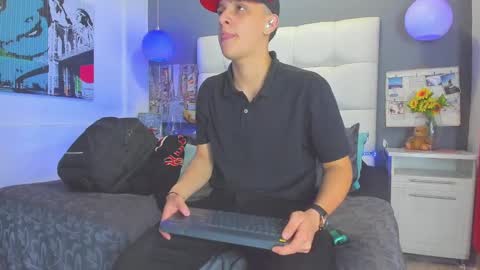 ---Thomas--- online show from February 27, 3:36 am