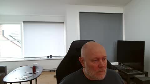 thomash32 online show from October 26, 9:55 am