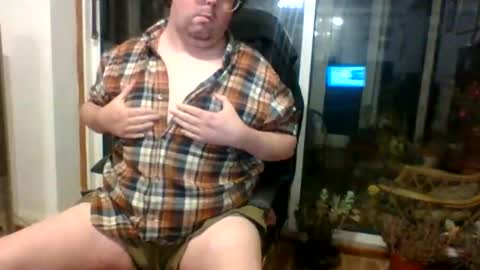 Snapshot of thomsam88 chatting on September 11, 2:21 am Thomsam88 check out my bio for loads of hot videos mmmmmmmmmm online show from September 11, 2:21 am