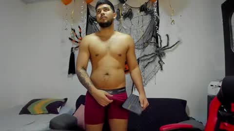 thomson_hot01 online show from October 17, 6:06 am