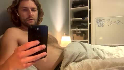 Snapshot of thomss123 chatting on October 8, 11:09 pm thomss123 online show from October 8, 11:09 pm