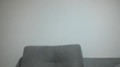 Snapshot of throwawayyourgun chatting on December 3, 6:28 pm Luka online show from December 3, 6:28 pm