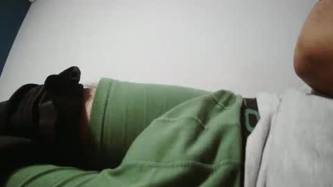 Snapshot of tiago2588 chatting on February 14, 10:37 pm tiago2588 online show from February 14, 10:37 pm