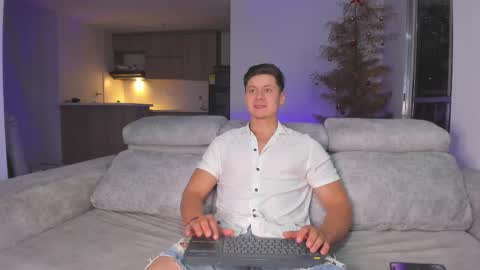 santiago online show from January 15, 1:20 am