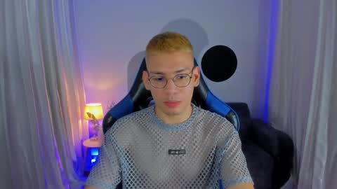 timi  jones online show from December 9, 12:23 am