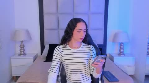 Thomm  Independent Model online show from February 6, 6:43 am