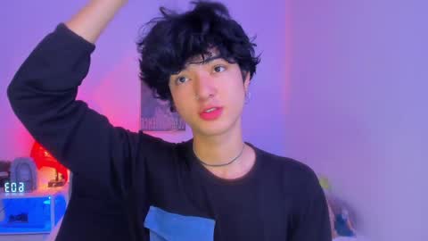 Thomm  Independent Model online show from May 30, 4:29 pm