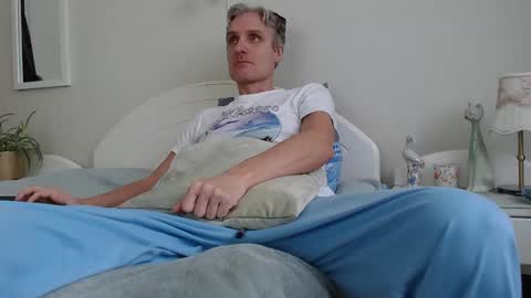 Daniel Bisexual uncut 20cm online show from January 5, 8:54 am