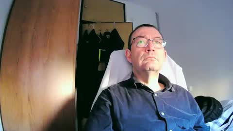 Snapshot of tolon408472 chatting on February 5, 8:00 am tolon408472 online show from February 5, 8:00 am