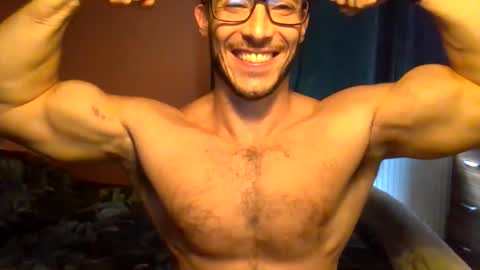 Snapshot of tom90ukx chatting on October 21, 10:29 am tom90ukx online show from October 21, 10:29 am