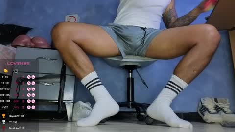 Tom online show from April 8, 9:12 pm