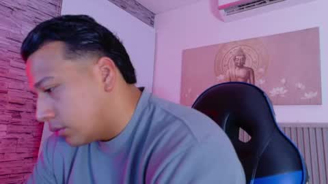 Tom muscle1 online show from April 13, 12:06 pm