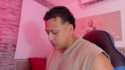 Tom muscle1 online show from January 15, 11:58 am