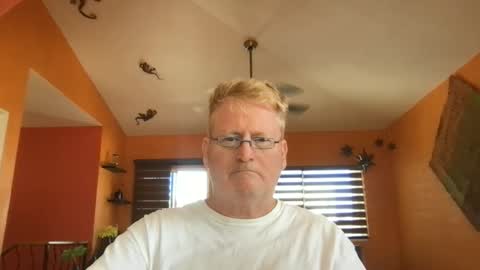 Hola online show from October 30, 7:04 pm