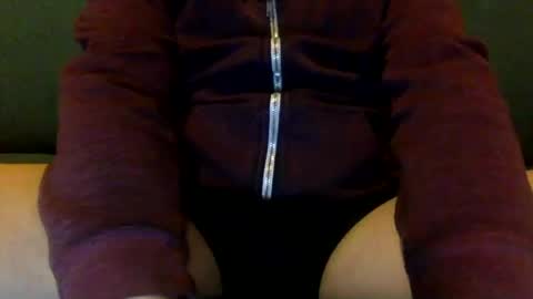 Snapshot of tombi125 chatting on February 11, 5:50 pm tombi125 online show from February 11, 5:50 pm