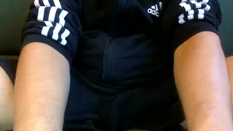 Snapshot of tombi125 chatting on January 5, 3:55 pm tombi125 online show from January 5, 3:55 pm