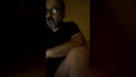 tomcop11111 online show from May 25, 12:39 am