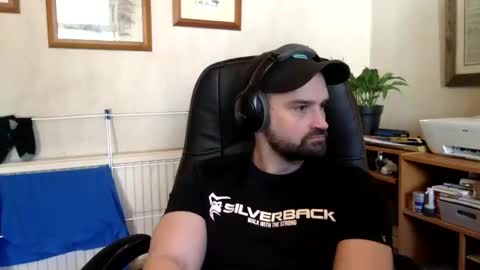 tomf1982 online show from March 14, 11:39 am