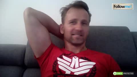 Snapshot of tomhardic chatting on October 10, 10:09 am TOM online show from October 10, 10:09 am