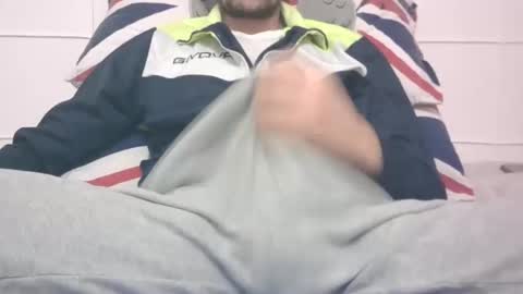 tommaso9046 online show from February 2, 3:39 pm