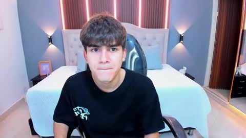 Tommy  online show from September 28, 3:15 am