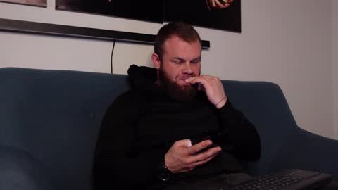  tommy burnzzz  online show from January 29, 9:33 am