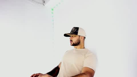 tommy_sccott online show from September 17, 11:28 pm