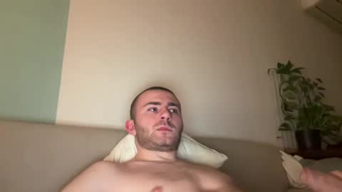 Snapshot of tommyflash_tut chatting on February 12, 9:01 pm tommyflash_tut online show from February 12, 9:01 pm