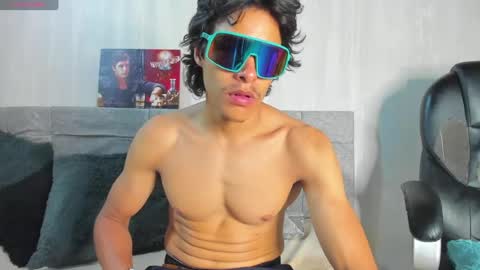 tommyhot7 online show from June 27, 7:41 pm