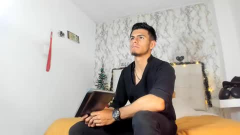 tomwagner_ online show from January 2, 2:13 pm