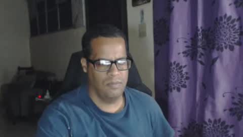 Snapshot of toni2814 chatting on March 11, 2:32 am Antonio online show from March 11, 2:32 am