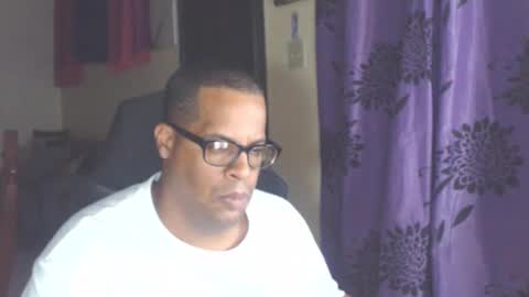 Snapshot of toni2814 chatting on September 28, 2:53 am Antonio online show from September 28, 2:53 am